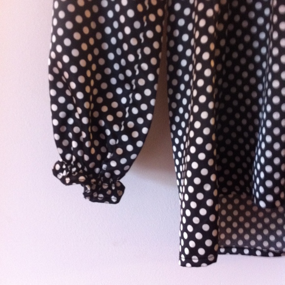 BCBGMAXARIA Black & White Polka Dot Satin LS Top - Picture 4 of 6